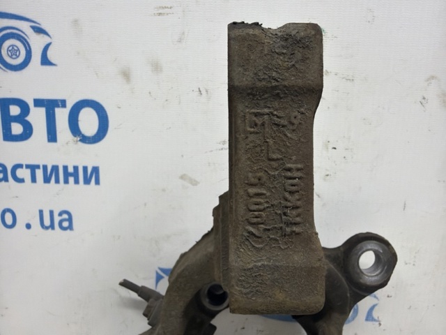 Вісь передня і поворотні кулаки 400141KK0A NISSAN