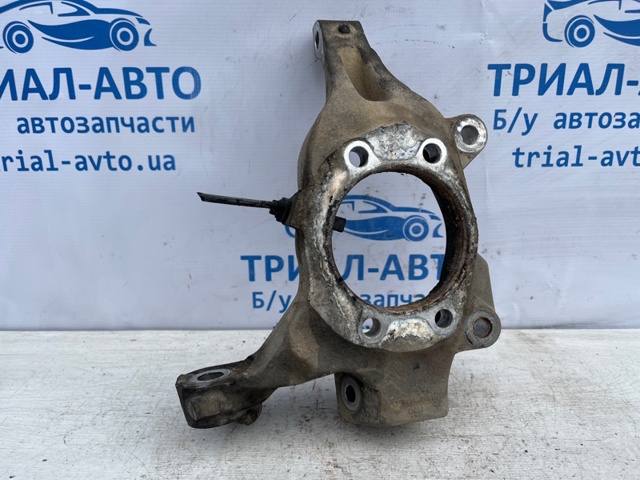 Цапфа поворотна права 400143JA0A NISSAN
