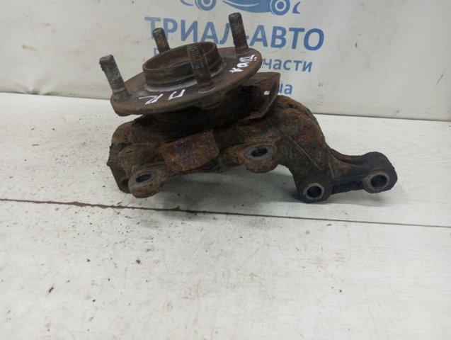 Цапфа - поворотний кулак передній, правий 40014ED000 NISSAN