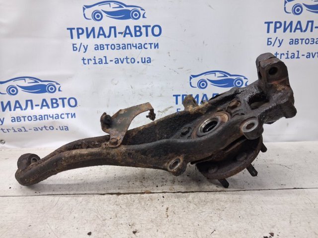 Цапфа поворотна ліва 40015EB000 NISSAN