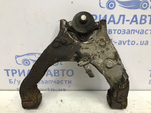 Важіль передньої підвіски верхній, лівий 4010A013 MITSUBISHI
