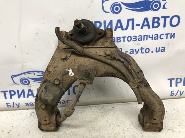 Важіль передньої підвіски верхній, правий 4010A014 MITSUBISHI