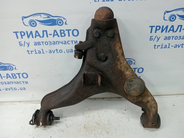 Правий важіль передній нижній підвіски 4013A088 MITSUBISHI