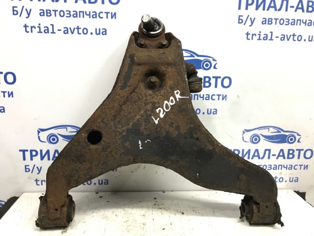 Правий важіль передній нижній підвіски 4013A088 MITSUBISHI