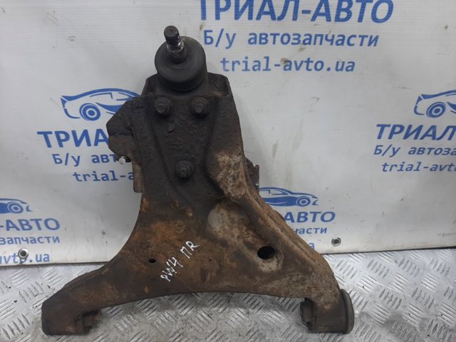 Правий важіль передній нижній підвіски 4013A210 MITSUBISHI