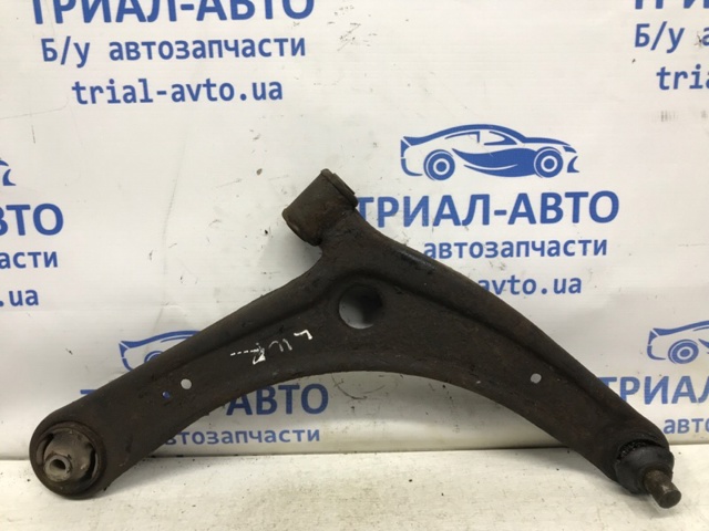 Правий важіль передній нижній підвіски 4013A218 MITSUBISHI