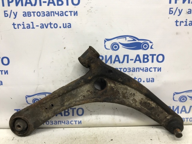 Правий важіль передній нижній підвіски 4013A282 MITSUBISHI