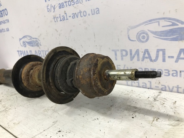 Стойка амортизатора передняя 4062A024 MITSUBISHI