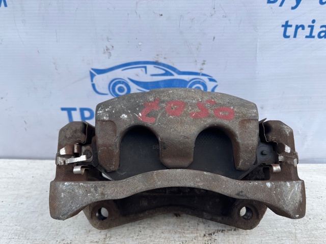 Супорт гальмівний, передній, правий 410013JA0A NISSAN