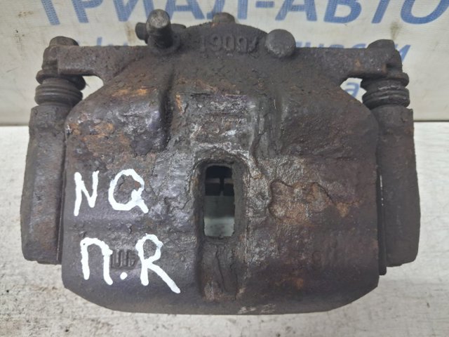 Супорт гальмівний, передній, правий 41001JD00A NISSAN