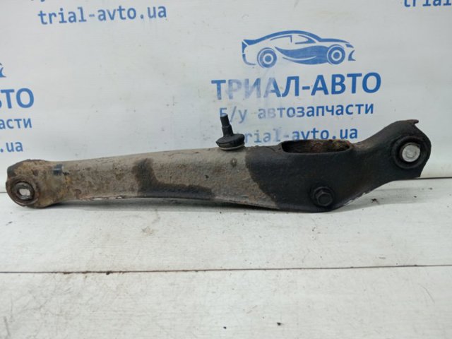 Важіль задньої підвіски нижній, лівий/правий 4113A041 MITSUBISHI