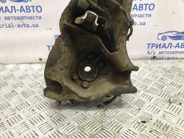 Важіль/тяга задньої підвіски подовжній нижній, правий 4125A014 MITSUBISHI