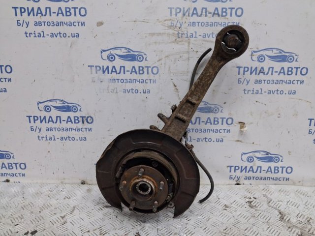 Важіль/тяга задньої підвіски подовжній нижній, лівий 4125A033 MITSUBISHI