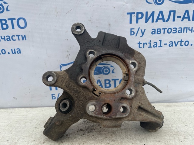 Кулак поворотний лівий 430193JA0A NISSAN