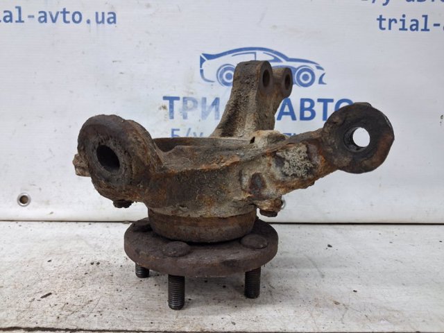 Цапфа передні праві 4321105051 TOYOTA