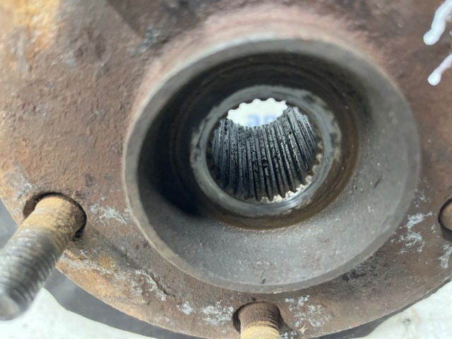 Цапфа поворотного кулака 4321139045 TOYOTA