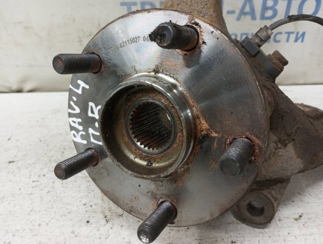 Вісь передня і поворотні кулаки 4321142080 TOYOTA
