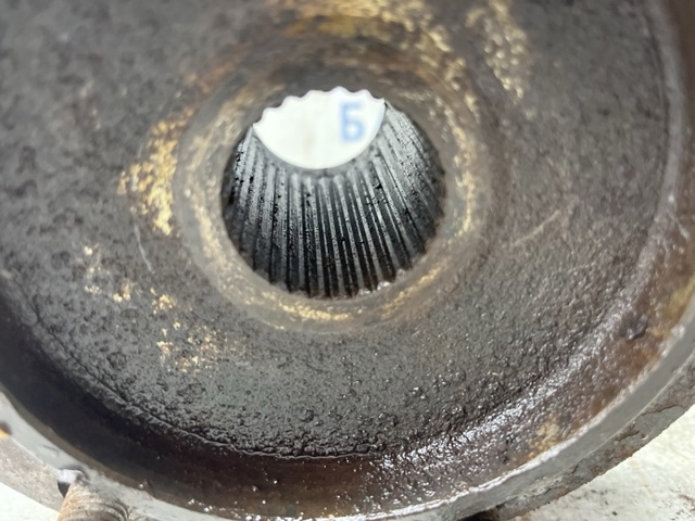 Цапфа передня ліва 4321260170 TOYOTA