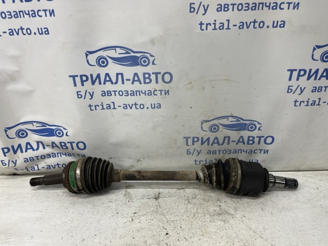 Привід передній лівий 4342005240 TOYOTA