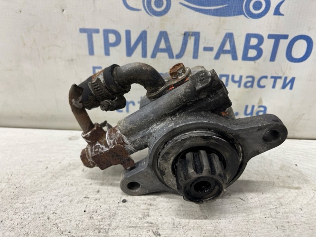 Насос ГУР (підсилювача керма) Toyota Hilux