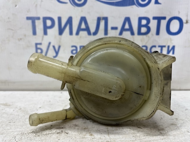 Бачок і трубопроводи 4436048040 TOYOTA