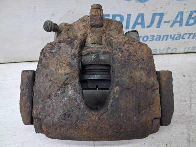 Супорт гальмівний, передній, правий 45002SEAE01 HONDA