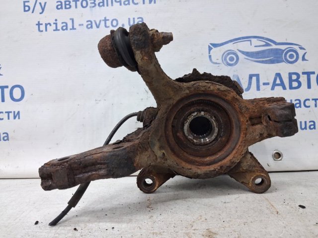 Цапфа передні праві 4511179J51 SUZUKI