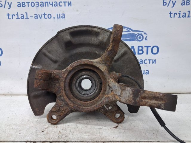 Цапфа - поворотний кулак передній, лівий 4515180J52 SUZUKI