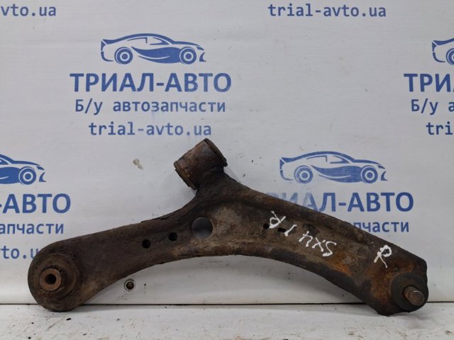 Правий важіль передній нижній підвіски 4520154L20 SUZUKI