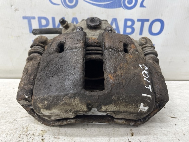 Супорт гальмівний, передній, правий 4605A066 MITSUBISHI