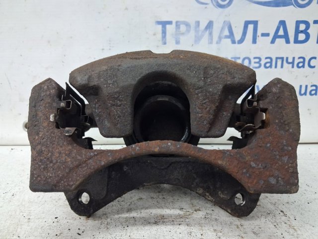 Супорт гальмівний, передній, правий 4605A862 MITSUBISHI