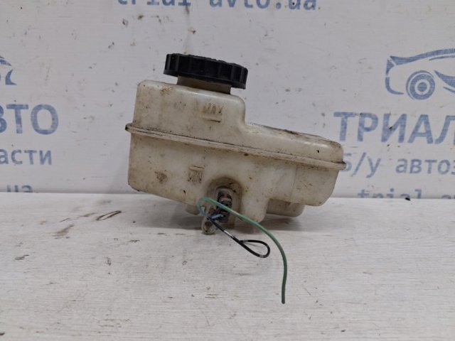 Бачок головного гальмівного циліндру (гальмівної рідини) 460903X026 NISSAN