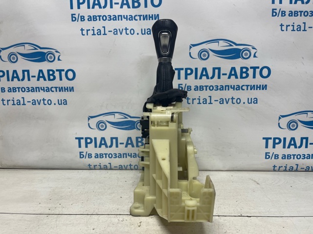 Привід управління механізмом перемикання передач 467002W120 HYUNDAI