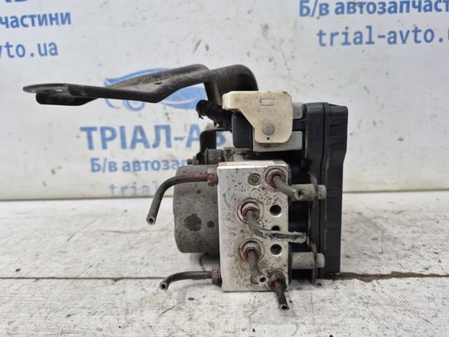 Блок управління АБС (ABS) 4670A006 MITSUBISHI