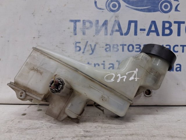 Бачок гальмівної рідини 4722033070 TOYOTA