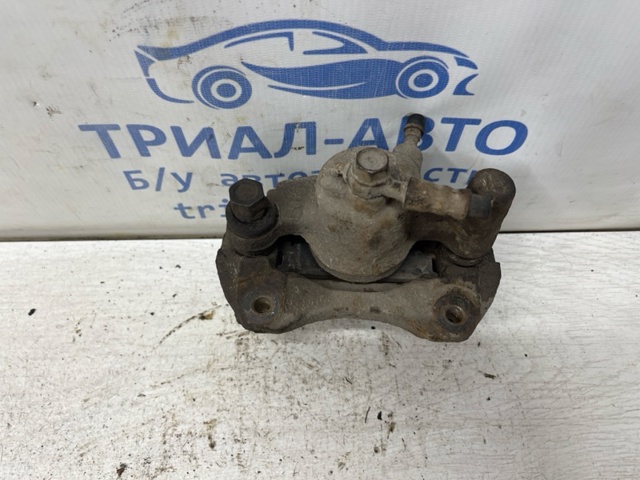Супорт гальмівний задній правий 4773048040 TOYOTA