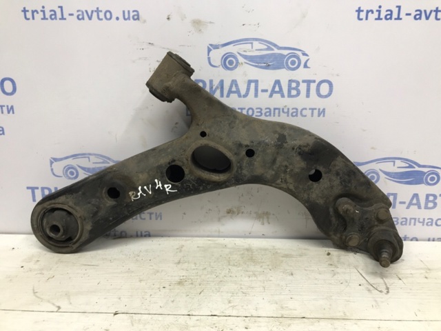 Правий важіль передній нижній підвіски 4806842050 TOYOTA