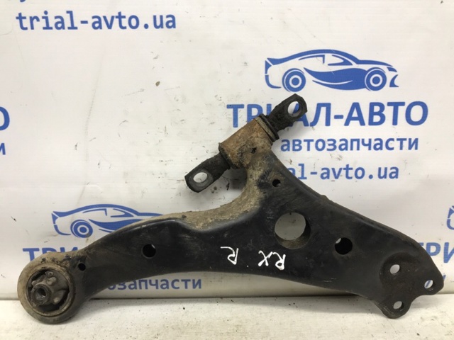 Правий важіль передній нижній підвіски 4806848020 TOYOTA