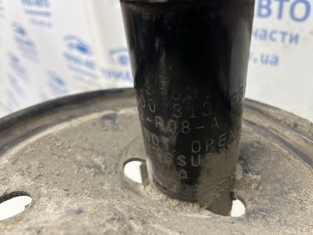 Амортизатор передньої підвіски 4851080039 TOYOTA