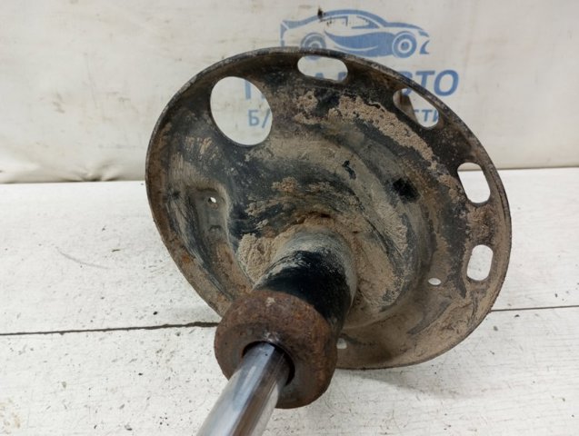 Ліва передня стійка 4852080072 TOYOTA