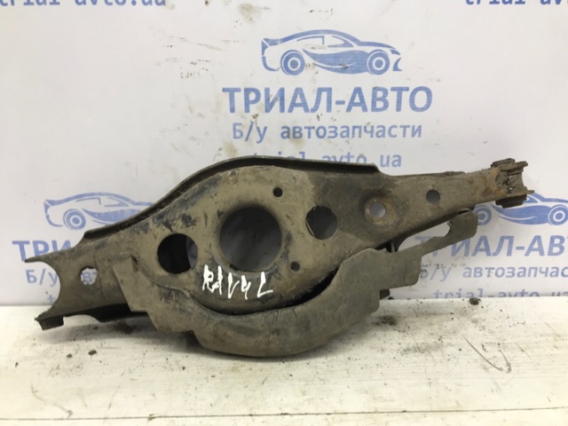 Балансир задній нижній, лівий 4874042010 TOYOTA