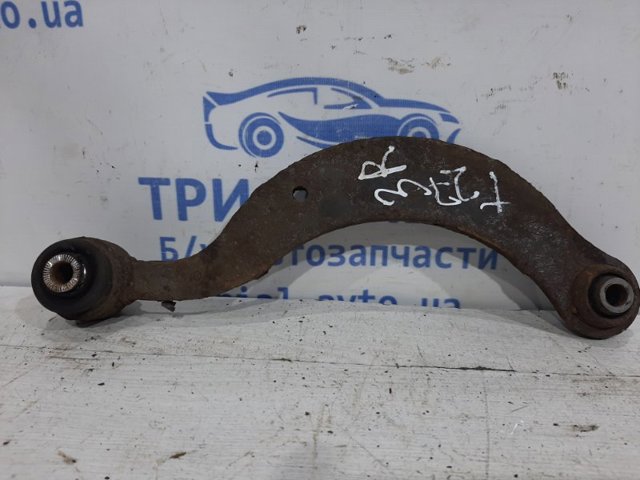 Балансир задній верхній, лівий/правий 4877012010 TOYOTA