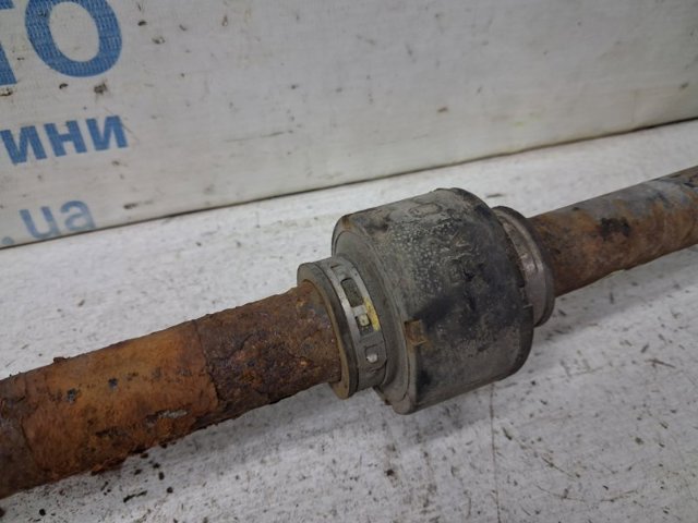 Піввісь передня, права 495001G050 HYUNDAI