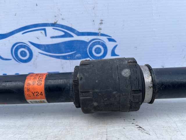 Піввісь передня, права 495013Q360 HYUNDAI