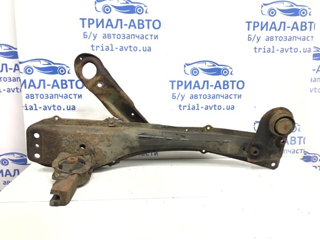 Балка кріплення двигуна 5120405022 TOYOTA
