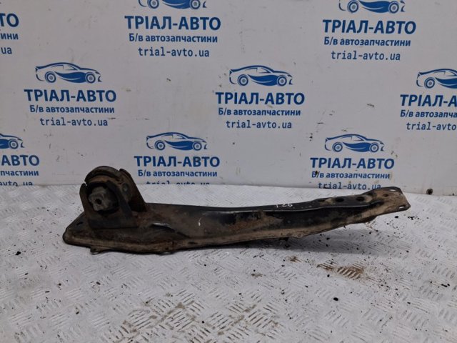 Підрамник двигуна 5120405031 TOYOTA