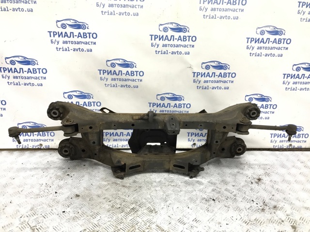 Балка задньої підвіски поперечна 5120605091 TOYOTA