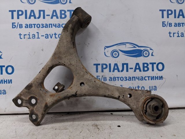 Правий важіль передній нижній підвіски 51350SNAA03 HONDA