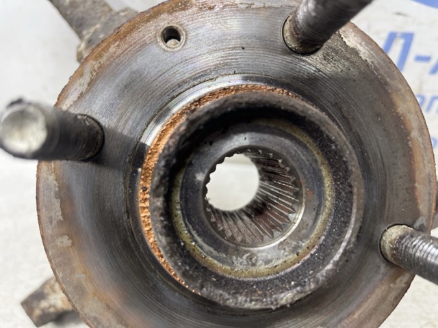 Цапфа поворотна права 517161C200 HYUNDAI