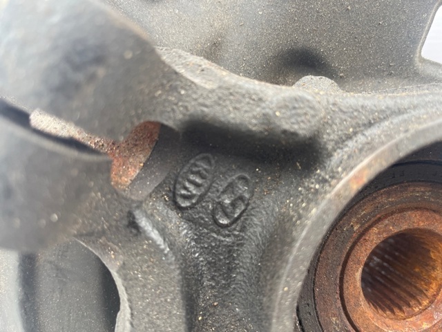 Цапфа поворотного кулака 517163S110 HYUNDAI